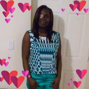 Meet your Posher, Monique